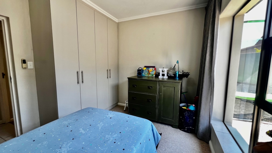 3 Bedroom Property for Sale in Earls Court Lifestyle Estate Western Cape